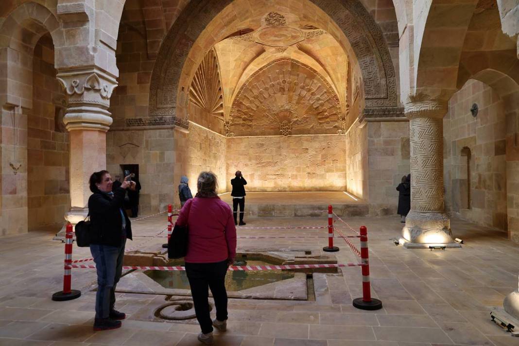 Bir dönemin akıl hastanesiydi: Ziyaretçi akını yaşanıyor! Aynı zamanda ibadethane, 9 yıllık restorasyon sona erdi 14